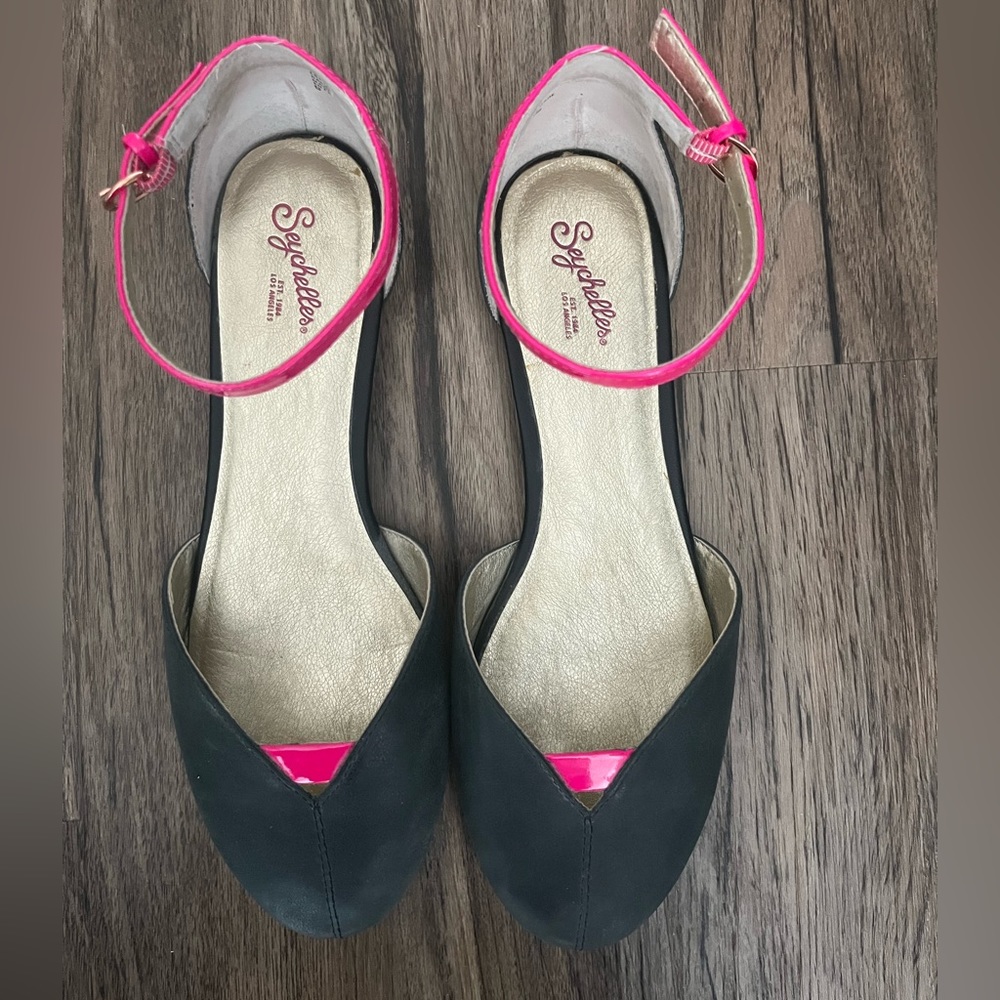 Seychelles leather flats. Size 9. Bought online from Seychelles. Never worn.